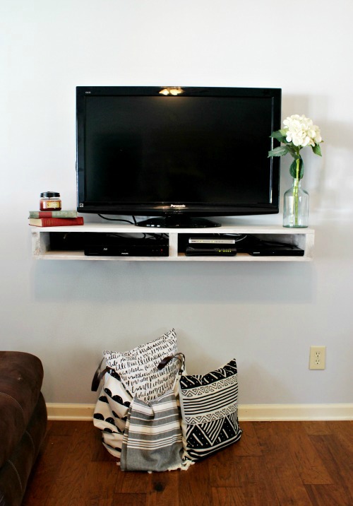 How to Build a Floating Shelf for your TV--free building plans and tutorial to make this modern floating TV Shelf