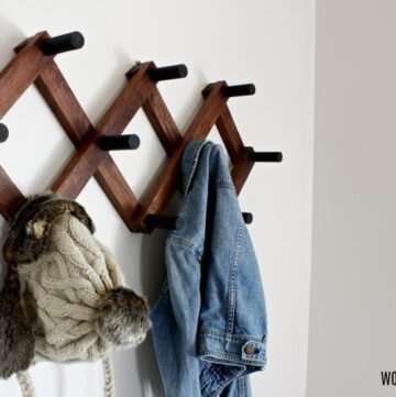https://woodshop.imarkdev.com/diy-accordion-coat-rack/